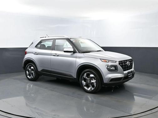Shimmering Silver 2025 Hyundai VENUE SEL