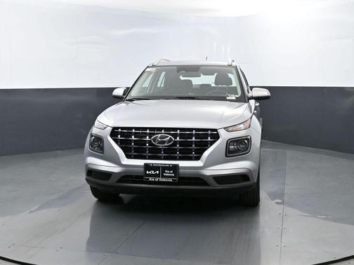 Shimmering Silver 2025 Hyundai VENUE SEL