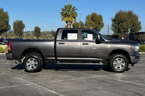 2024 RAM 2500 Big Horn Crew Cab 4x4 6'4' Box