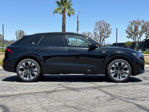 Mythos Black Metallic 2026 Audi Q8 55 Premium Plus