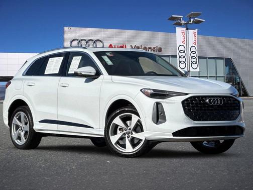 Glacier White 2025 Audi Q5 Premium Plus TFSI quattro S tronic