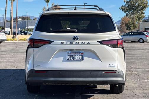 2021 Toyota Sienna XLE 7 Passenger