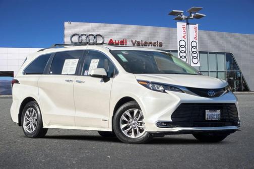 2021 Toyota Sienna XLE 7 Passenger