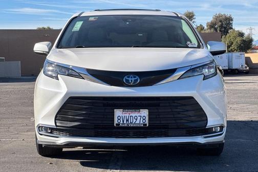 2021 Toyota Sienna XLE 7 Passenger