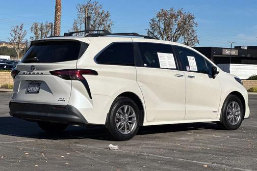 2021 Toyota Sienna XLE 7 Passenger