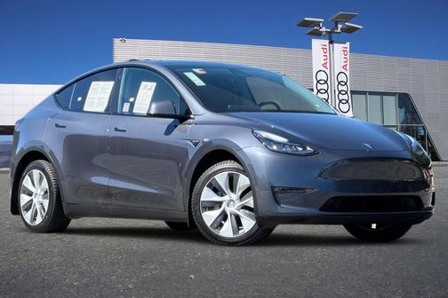 2022 Tesla Model Y Long Range Dual Motor All-Wheel Drive