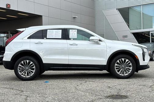 2024 Cadillac XT4 Premium Luxury