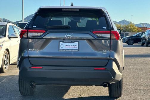 2024 Toyota RAV4 LE