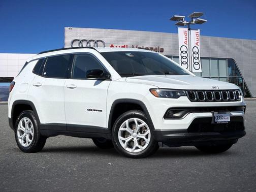 Bright White Clearcoat 2024 Jeep Compass Latitude