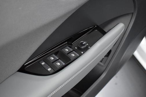 Glacier White Metallic 2026 Audi Q3 TFSI quattro S tronic