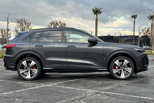 2025 Audi SQ5 3.0T Premium Plus