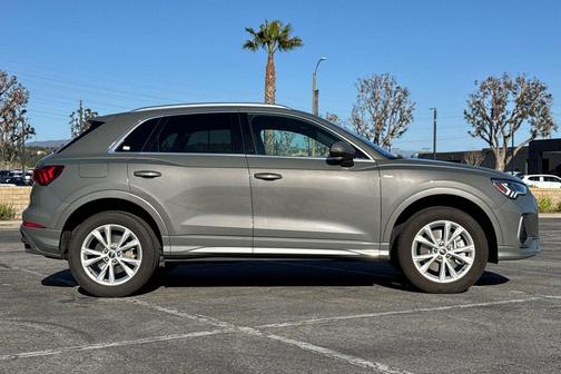 2025 Audi Q3 Premium 45 TFSI S line quattro Tiptronic