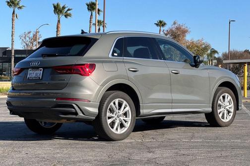 2025 Audi Q3 Premium 45 TFSI S line quattro Tiptronic