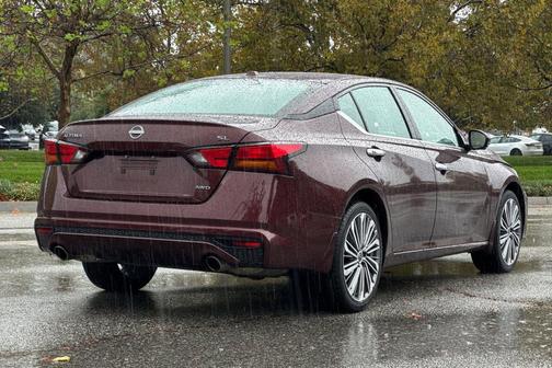 2024 Nissan Altima 2.5 SL