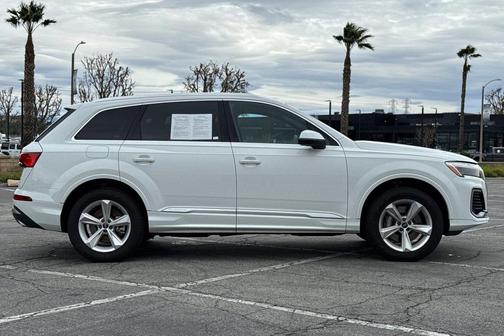 2025 Audi Q7 45 Premium