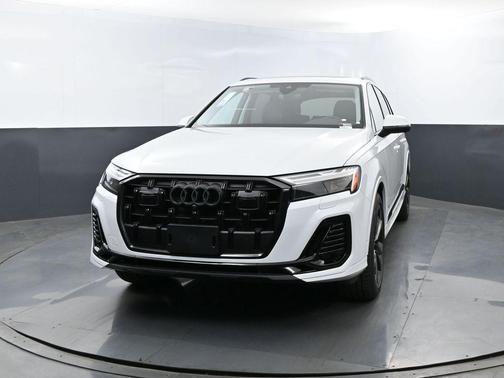 Glacier White 2026 Audi Q7 55 Premium Plus