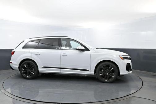 Glacier White 2026 Audi Q7 55 Premium Plus