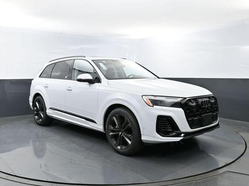 Glacier White 2026 Audi Q7 55 Premium Plus