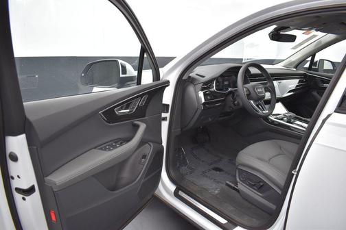 Glacier White 2026 Audi Q7 55 Premium Plus