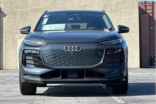 2025 Audi Q6 e-tron Premium Plus