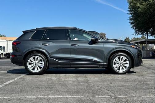 2025 Audi Q6 e-tron Premium Plus