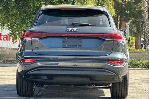 2025 Audi Q6 e-tron Premium Plus