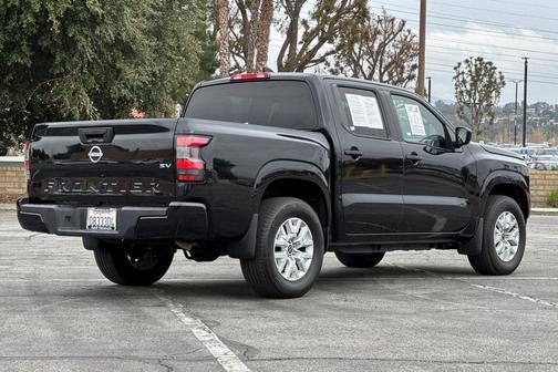 2023 Nissan Frontier SV