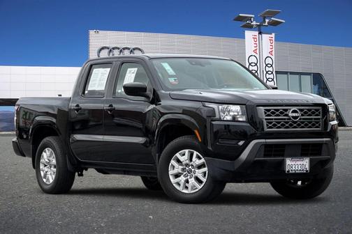 2023 Nissan Frontier SV