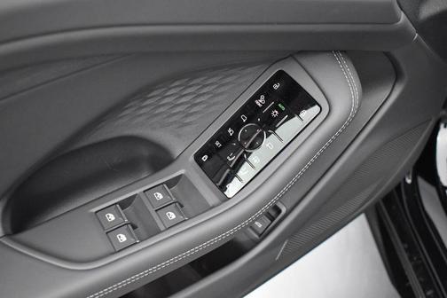 Mythos Black Metallic 2026 Audi A6 Premium Plus quattro S tronic
