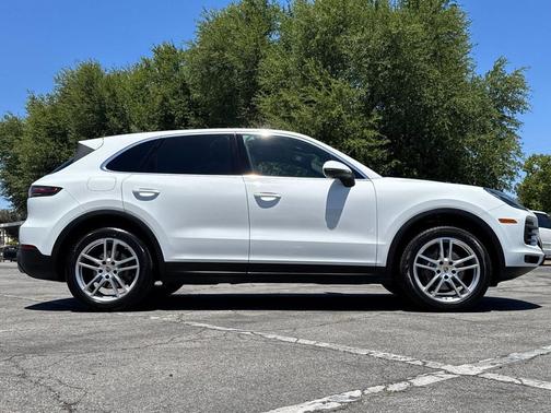 White 2019 Porsche Cayenne Cayenne