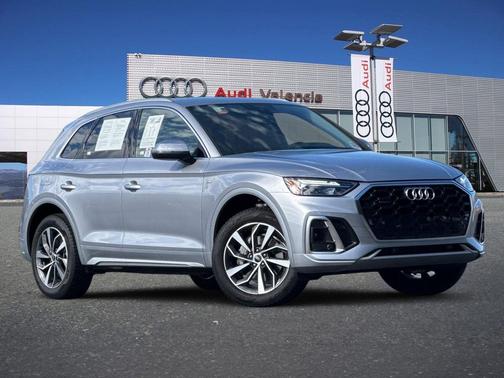 Silver Metallic 2025 Audi Q5 45 S line Premium