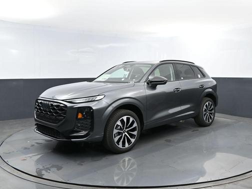 Daytona Gray Pearl Effect 2026 Audi Q3 TFSI quattro S tronic