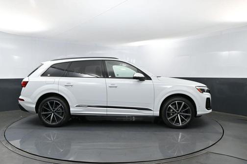 Glacier White 2026 Audi Q7 45 Premium Plus
