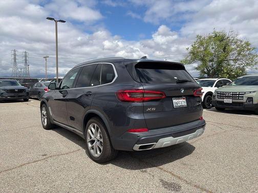 Gray Metallic 2020 BMW X5 sDrive40i