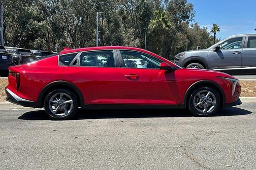 Currant Red 2025 Kia K4 LXS