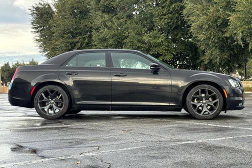 2022 Chrysler 300 S