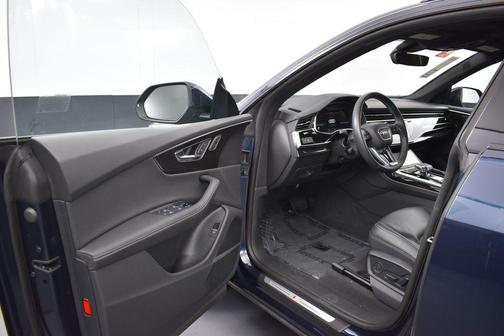 Waitomo Blue Metallic 2025 Audi Q8 55 Premium Plus