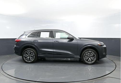 Tambora Gray Metallic 2025 Audi Q5 Premium Plus TFSI quattro S tronic