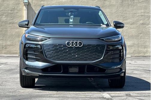 2025 Audi Q6 e-tron Premium Plus