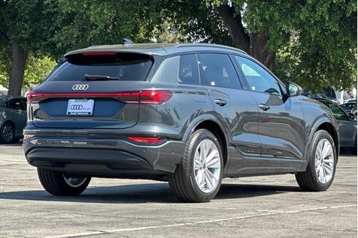 2025 Audi Q6 e-tron Premium Plus