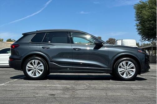 2025 Audi Q6 e-tron Premium Plus
