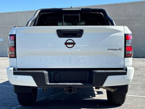 Glacier White 2022 Nissan Frontier PRO-X