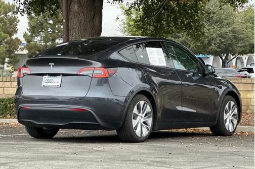 2024 Tesla Model Y Long Range Dual Motor All-Wheel Drive