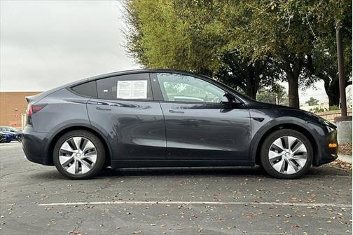 2024 Tesla Model Y Long Range Dual Motor All-Wheel Drive