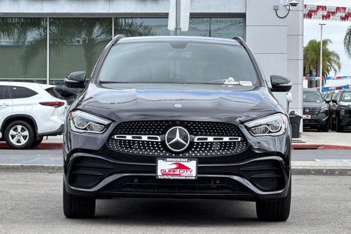 Black 2022 Mercedes-Benz GLA 250 4MATIC