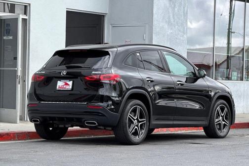 Black 2022 Mercedes-Benz GLA 250 4MATIC