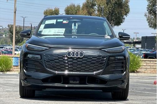 2025 Audi Q6 e-tron Prestige quattro