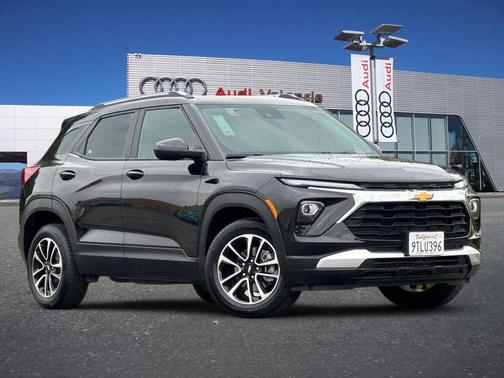 Mosaic Black Metallic 2025 Chevrolet Trailblazer LT