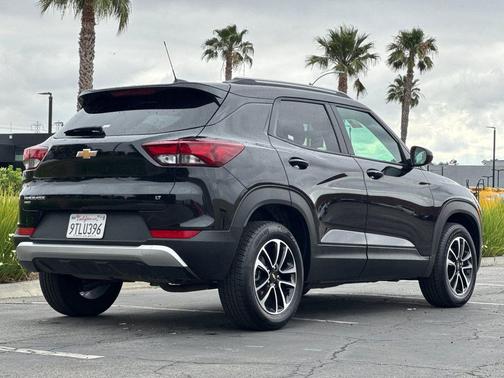 Mosaic Black Metallic 2025 Chevrolet Trailblazer LT