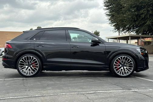 2026 Audi SQ8 4.0T Prestige